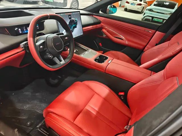 Xiaomi SU7 — Фото автомобиля 4