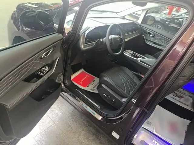 Maxus G90 — Фото автомобиля 15