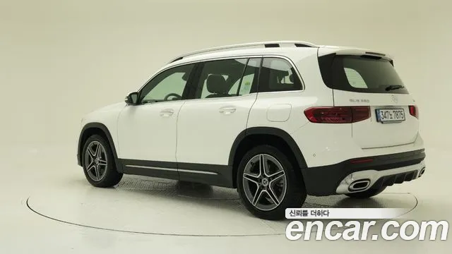 Mercedes-Benz GLB-Class — Фото автомобиля 2