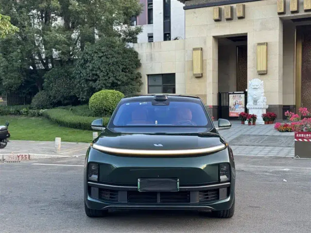 Li Auto L9 — Фото автомобиля 2