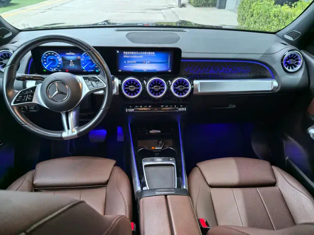 Mercedes-Benz EQB — Фото автомобиля 12