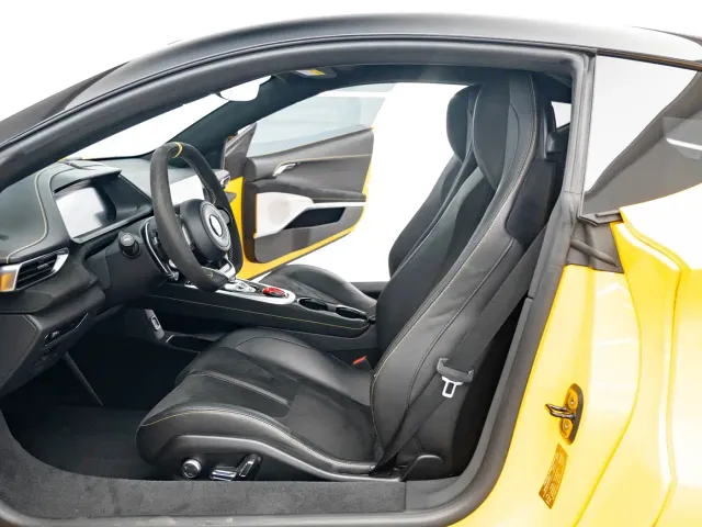 Lotus Emira — Фото автомобиля 6
