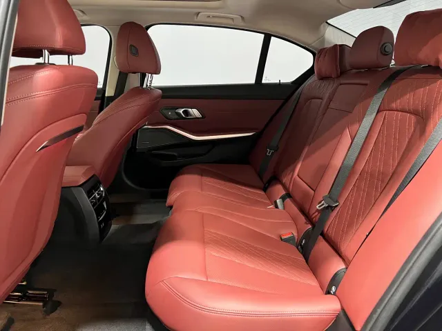 BMW 3 Series — Фото автомобиля 11