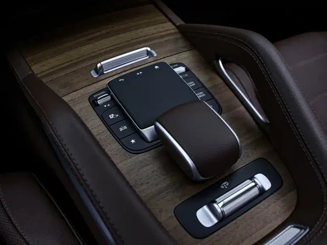 Mercedes-Benz GLS-Class — Фото автомобиля 10