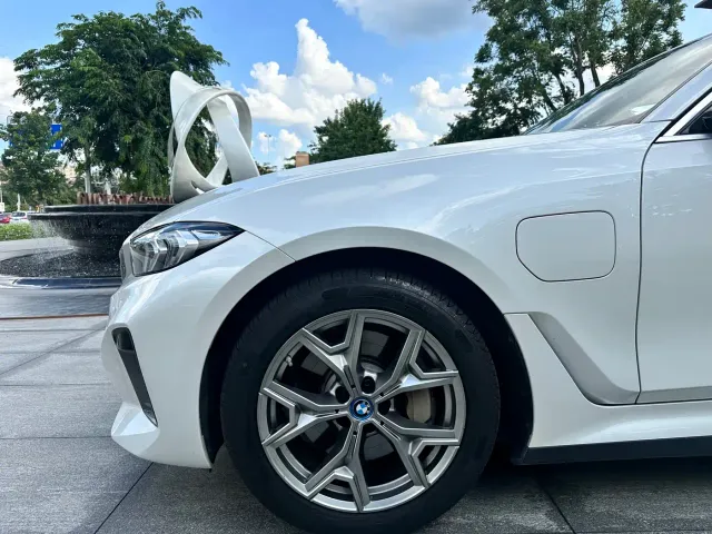 BMW i3 — Фото автомобиля 11
