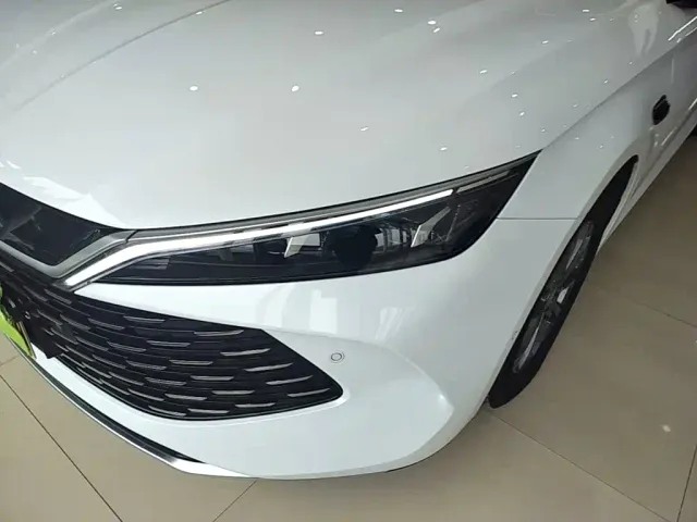 BYD Qin L — Фото автомобиля 23