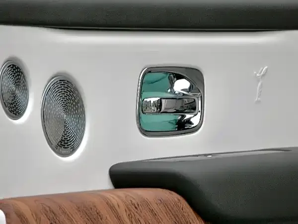 Rolls-Royce Cullinan — Фото автомобиля 11
