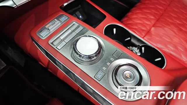 Genesis GV70 3.5T Бензин AWD — Фото автомобиля 8