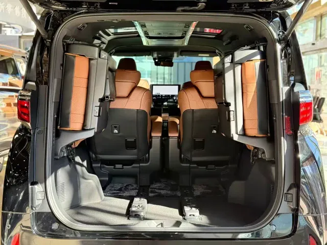 Toyota Alphard — Фото автомобиля 21