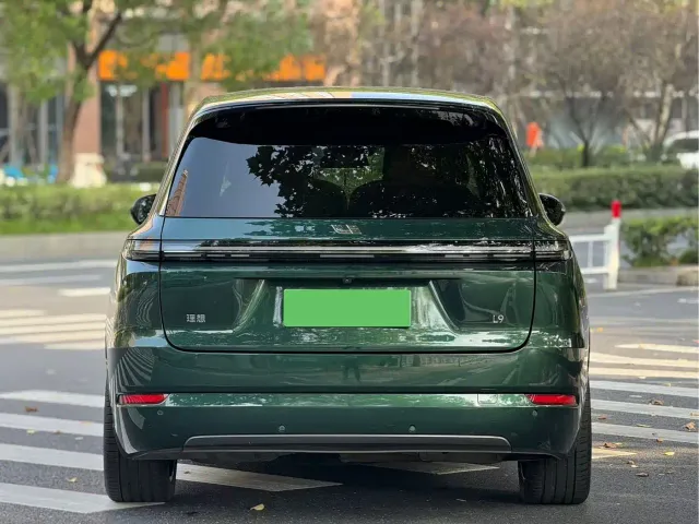Li Auto L9 — Фото автомобиля 9