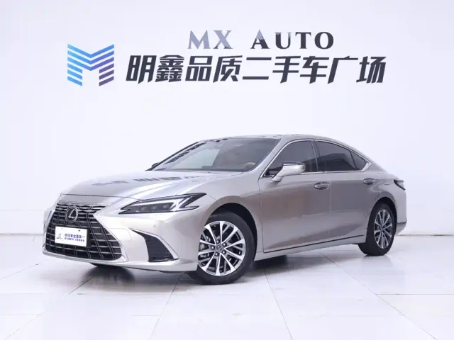 Lexus ES — Фото автомобиля 2