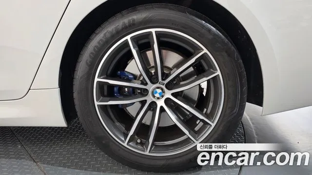 BMW 5 Series G30 — Фото автомобиля 6