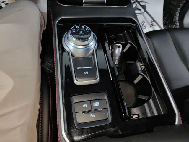 Ford Edge — Фото автомобиля 13