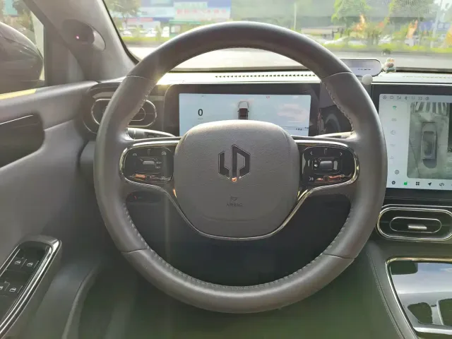 Leapmotor C01 — Фото автомобиля 10