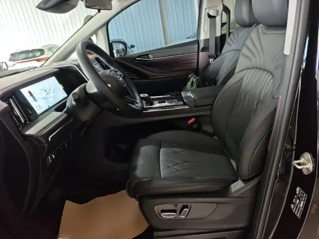 GAC Trumpchi M8 — Фото автомобиля 14