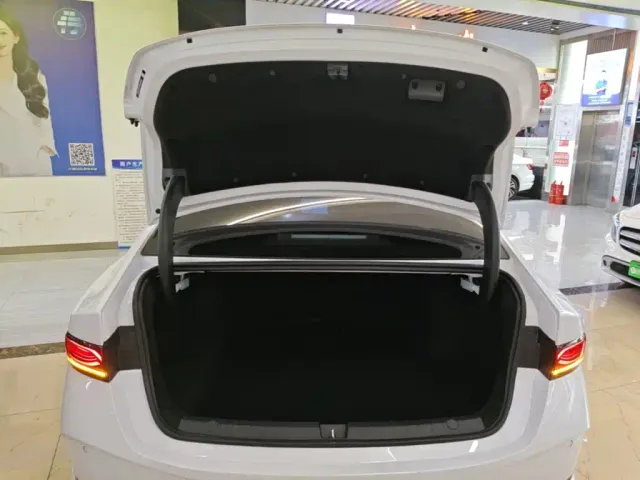 BYD Qin PLUS — Фото автомобиля 18