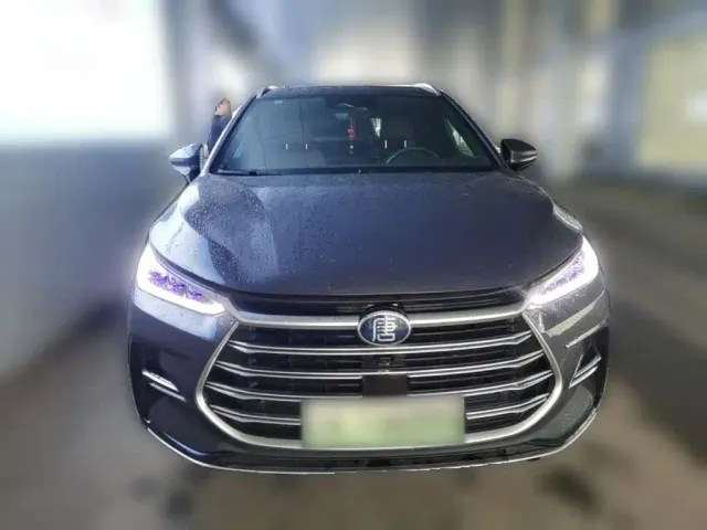 BYD Tang — Фото автомобиля 4