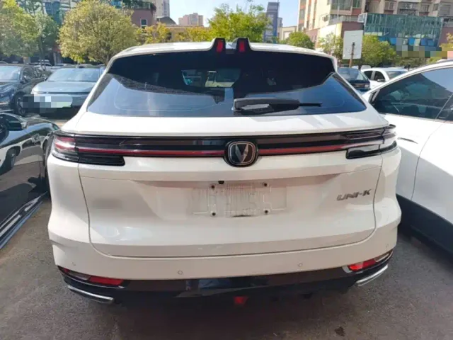 Changan UNI-K iDD — Фото автомобиля 5