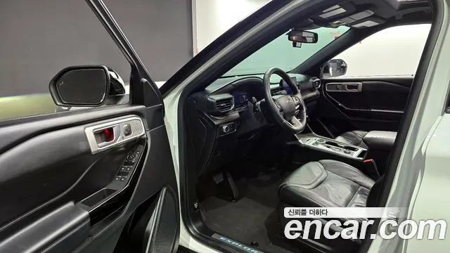 Ford Explorer Explorer 6 поколение 3.0 Platinum 4WD — Фото автомобиля 11