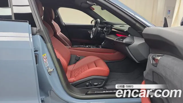 Audi e-tron GT — Фото автомобиля 18