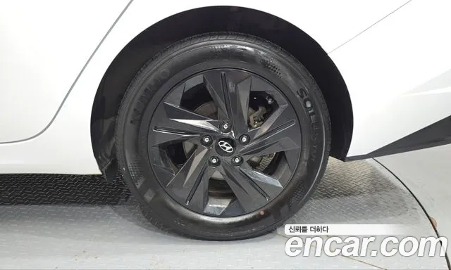 Hyundai Avante CN7 — Фото автомобиля 6