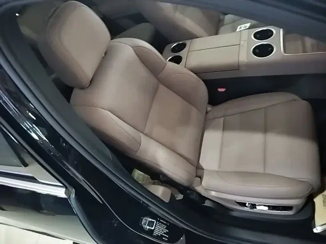 Li Auto L8 — Фото автомобиля 24