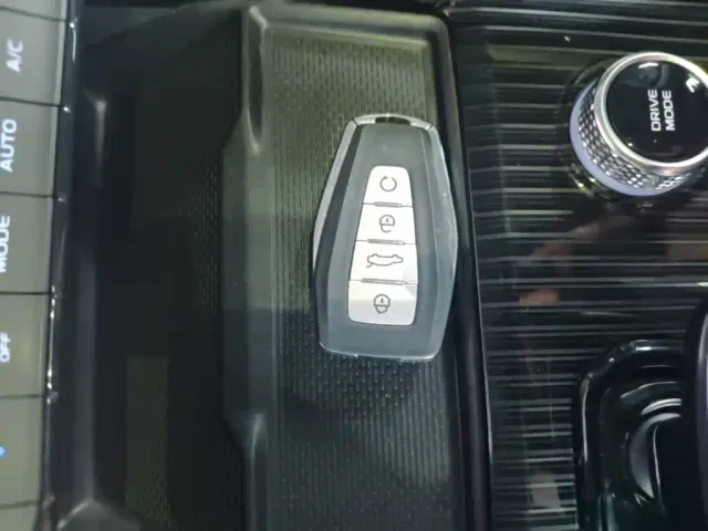 Geely Xingyue L 2023 2.0TD High-power Automatic 2WD Flagship — Фото автомобиля 8