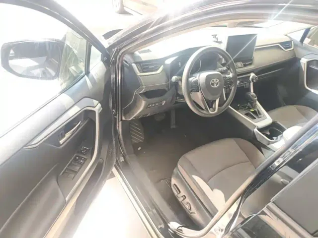 Toyota RAV4 — Фото автомобиля 15