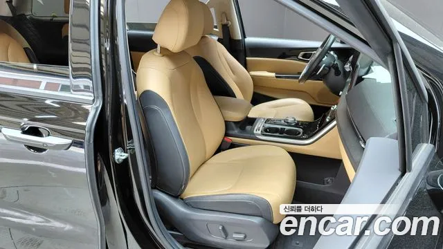 Kia Carnival Generation 4 — Фото автомобиля 16