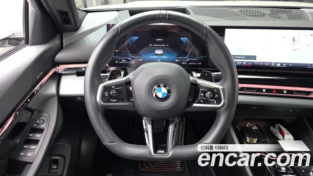 BMW 5 Series G60 — Фото автомобиля 19