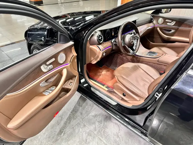 Mercedes-Benz E-Class — Фото автомобиля 8