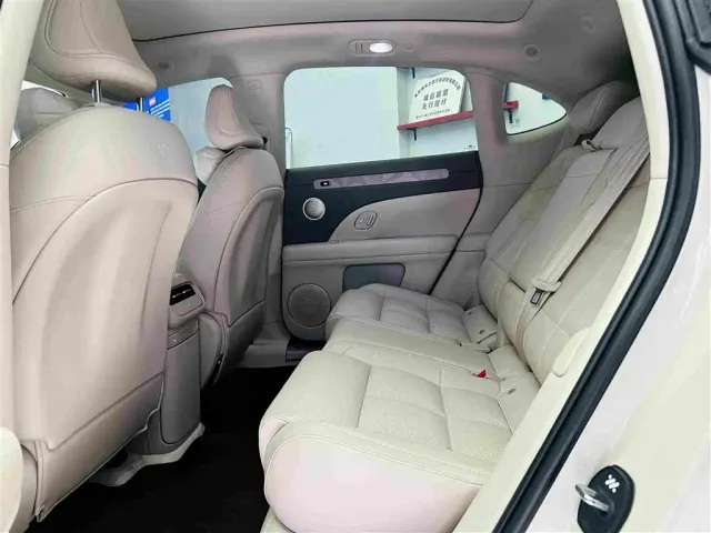 IM Motors LS6 — Фото автомобиля 23