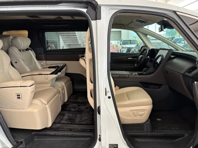Toyota Alphard — Фото автомобиля 22