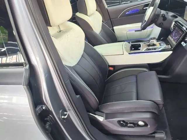 Hongqi E-HS9 — Фото автомобиля 24