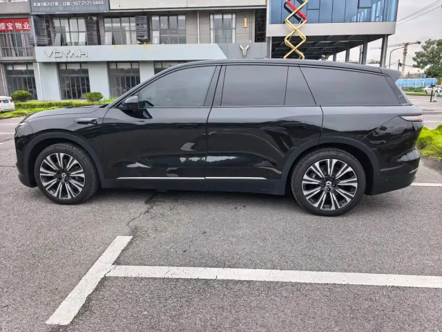 Nio ES8 — Фото автомобиля 9
