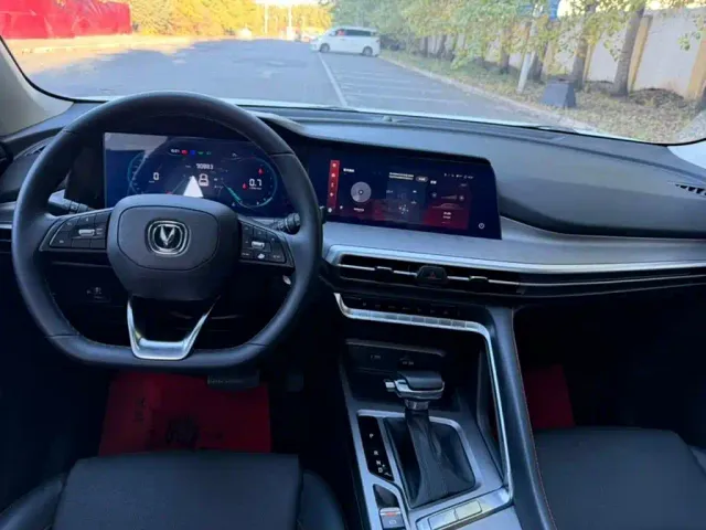 Changan CS35 Plus — Фото автомобиля 9