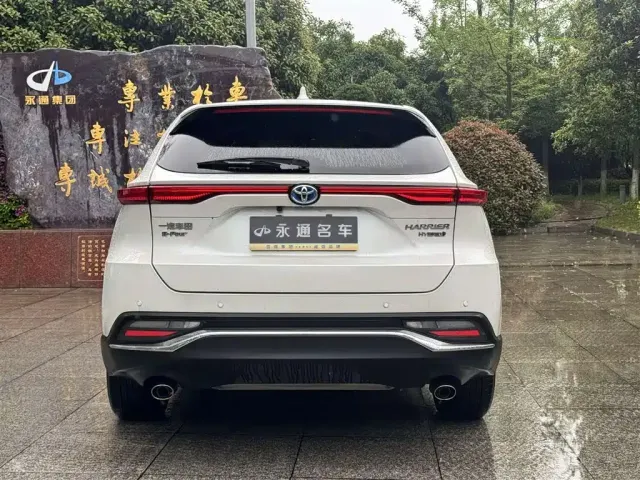 Toyota Harrier — Фото автомобиля 10