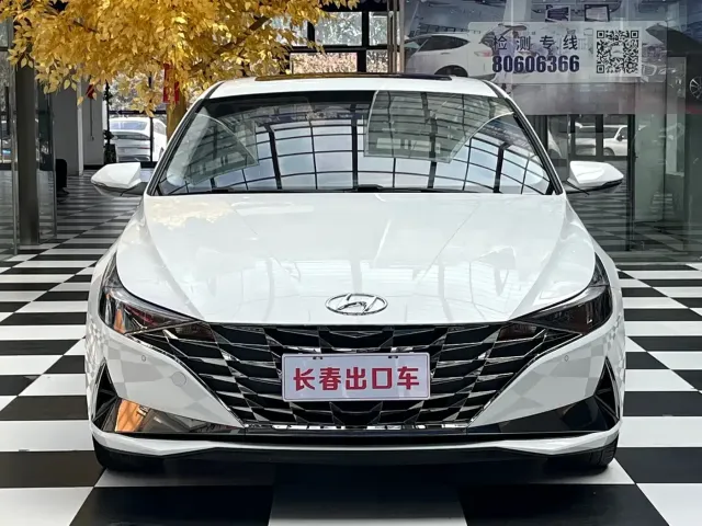 Hyundai Elantra 2022 1.5L CVT LUX Premium Edition — Фото автомобиля 2