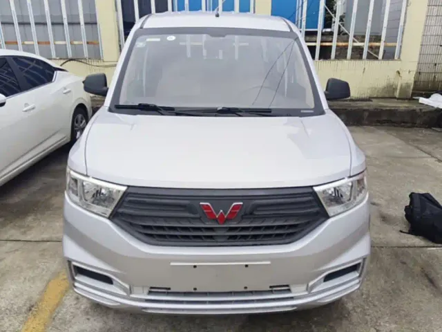 Wuling Hongguang V — Фото автомобиля 2