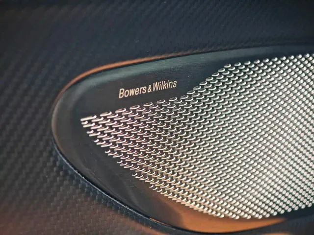 Aston Martin DB12 — Фото автомобиля 14
