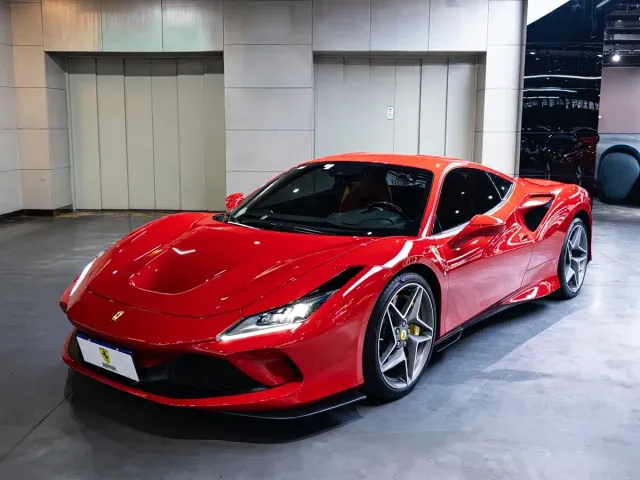 Фотография автомобиля — Ferrari F8