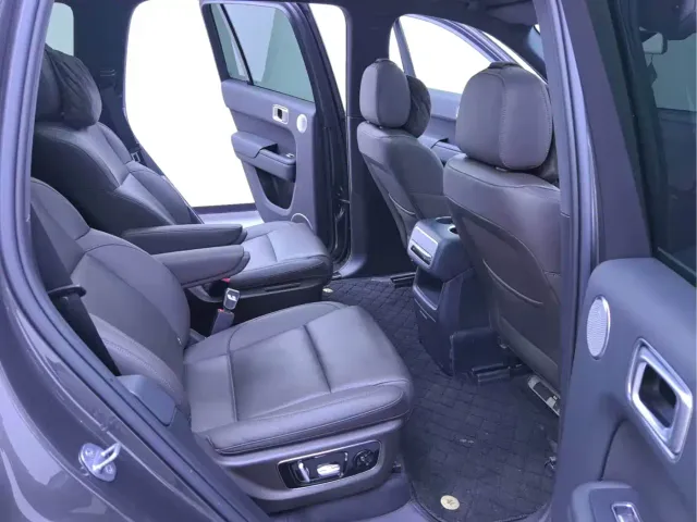 Li Auto L8 — Фото автомобиля 18
