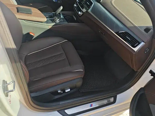 BMW 5 Series — Фото автомобиля 8