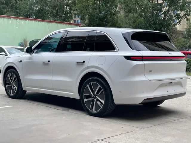 Li Auto L6 — Фото автомобиля 6