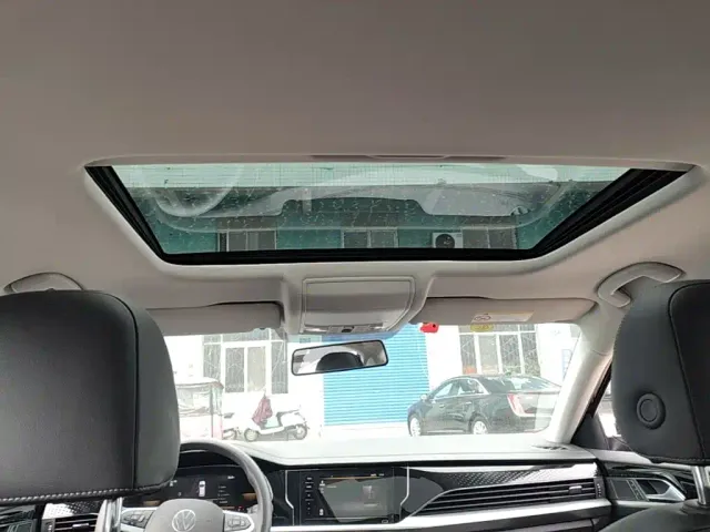 Volkswagen Passat — Фото автомобиля 17
