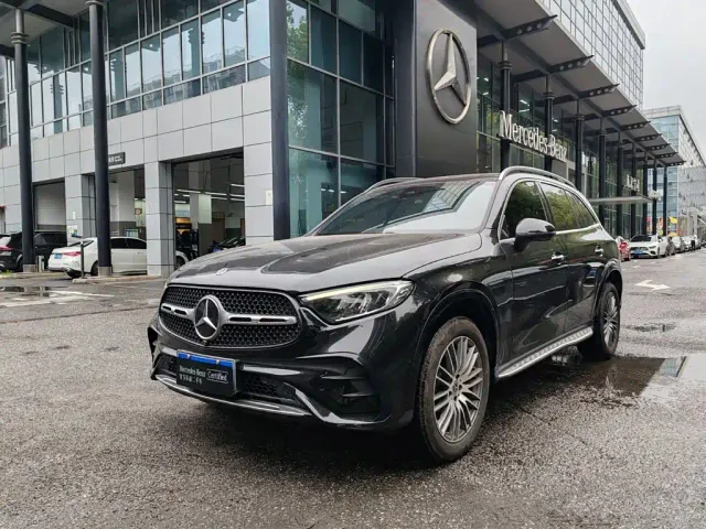Фотография автомобиля — Mercedes-Benz GLC-Class