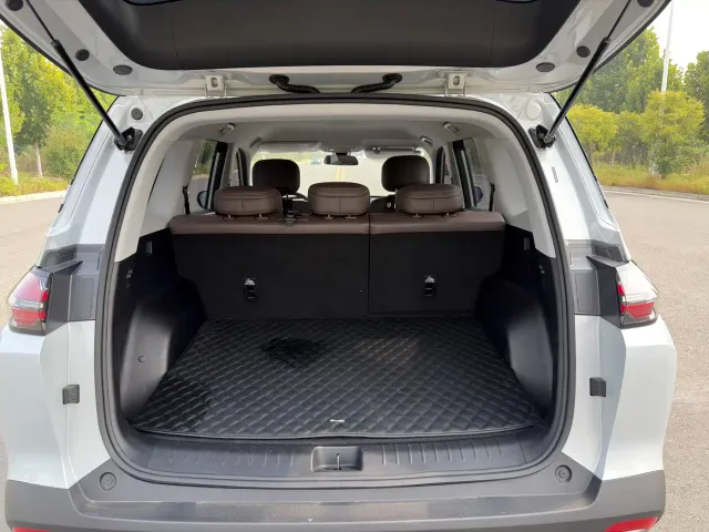 Wuling Starlight 560 — Фото автомобиля 15