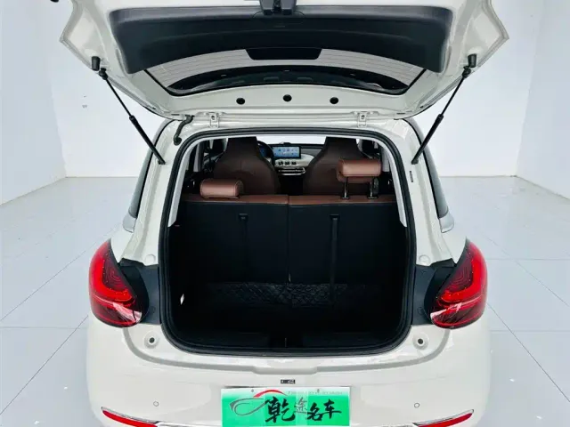 Wuling Bingo — Фото автомобиля 21