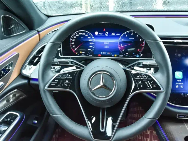 Mercedes-Benz E-Class — Фото автомобиля 14