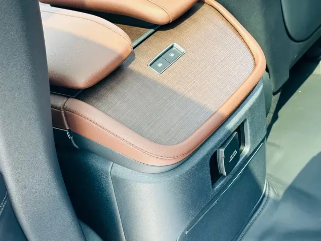 Lincoln Navigator — Фото автомобиля 21